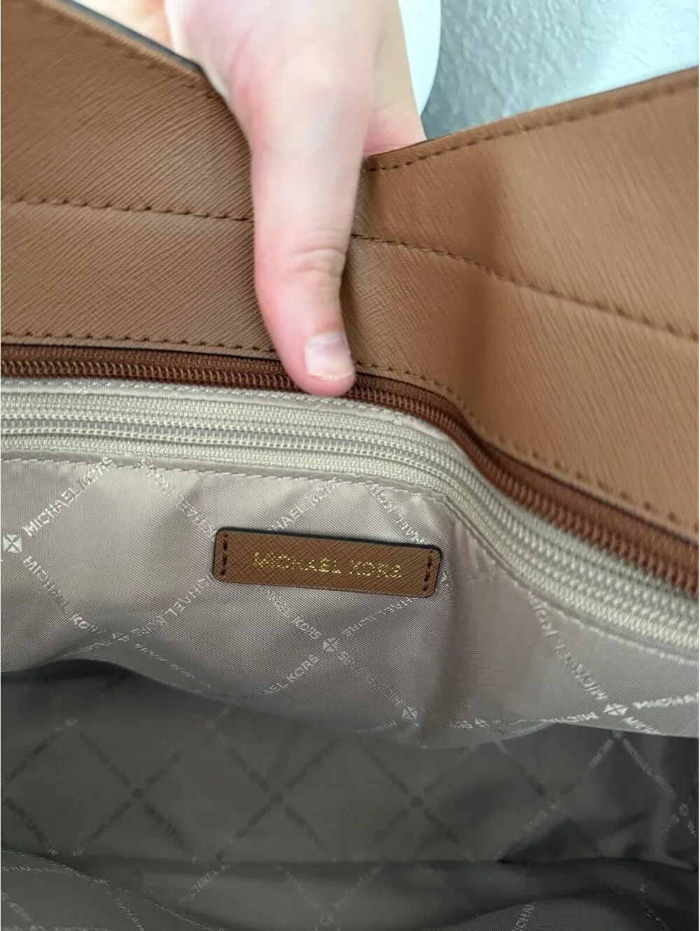 Michael Kors Jet Set Large Chain Shoulder Tote